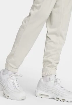 Nike Sportswear M Nk Club Pk Trk BasicTutaLight Orewood Brown White Uomo Pantaloni Sportivi E Joggers NI122T083-O11 15 Nike Sportswear M Nk Club Pk Trk BasicTutaLight Orewood Brown White Uomo Pantaloni Sportivi E Joggers NI122T083-O11 -Negozio Di Abbigliamento Zalando 8479c7b3093149f9936460d285b96fbb