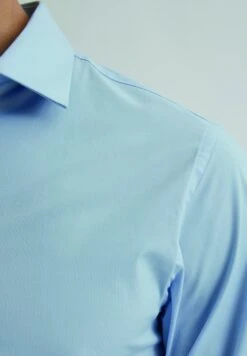 Bertoni GustavCamicia EleganteLittle Boy Blue Uomo Camicie B0122D01U-K11 10 Bertoni GustavCamicia EleganteLittle Boy Blue Uomo Camicie B0122D01U-K11 -Negozio Di Abbigliamento Zalando 84c6a50abe9442b5aa6c4d64e07db795