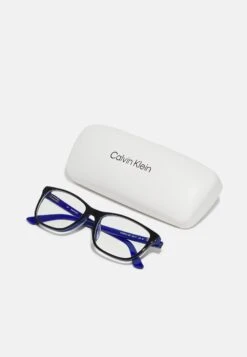 Calvin Klein Occhiali Anti Luce BluBlack/Cobalt Uomo Occhiali Per Luce Blu 6CA52K011-Q11 8 Calvin Klein Occhiali Anti Luce BluBlack/Cobalt Uomo Occhiali Per Luce Blu 6CA52K011-Q11 -Negozio Di Abbigliamento Zalando 86fd1ee3d3ad4418ae4d59d9b95cb99b