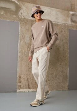 Nike Sportswear Club PantPantaloni SportiviOrewood/White Uomo Pantaloni Sportivi E Joggers NI122E0E1-B11 10 Nike Sportswear Club PantPantaloni SportiviOrewood/White Uomo Pantaloni Sportivi E Joggers NI122E0E1-B11 -Negozio Di Abbigliamento Zalando 8ad5feb1666f4e03873ff2201c85baae