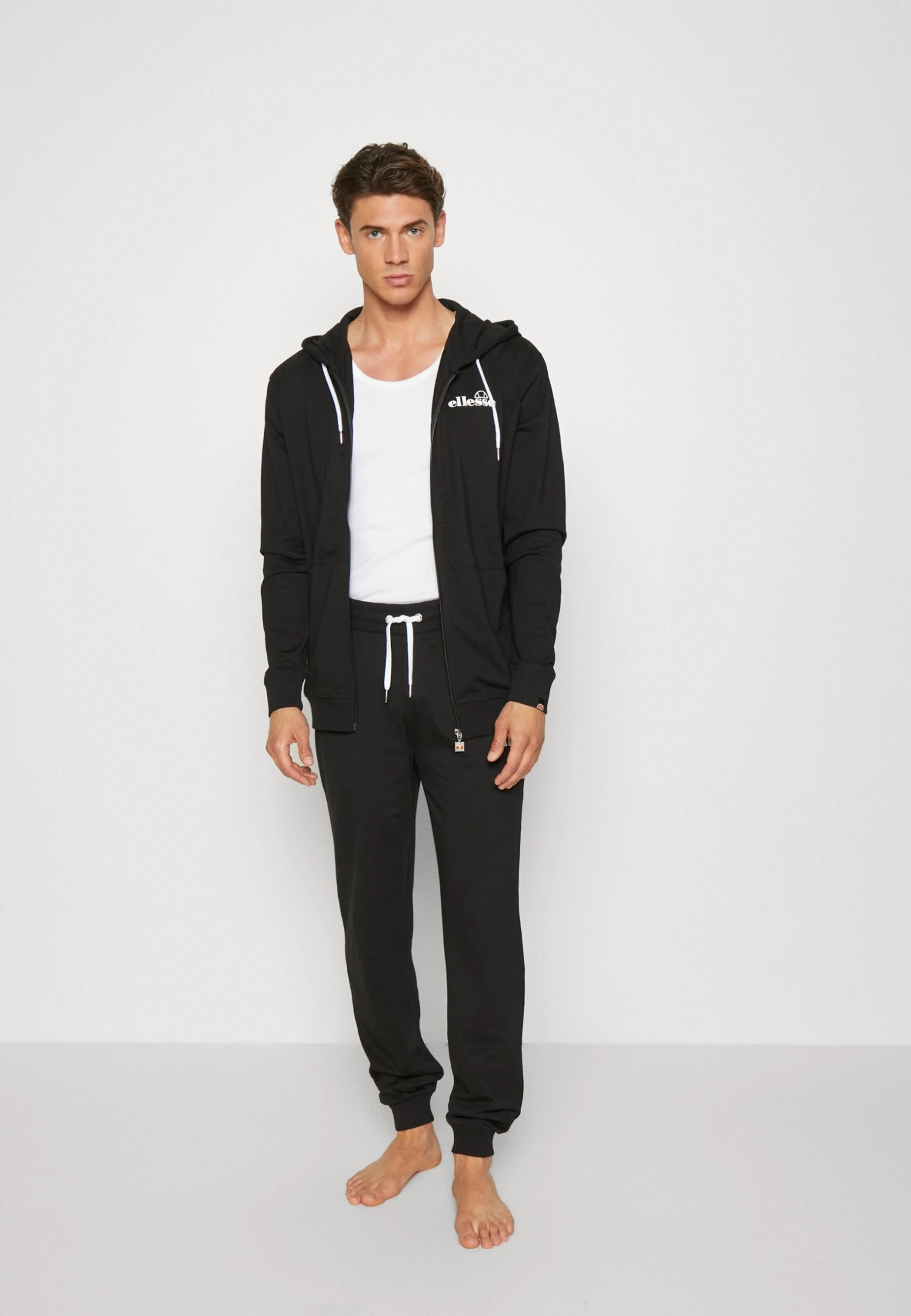 Ellesse BeviloPigiamaBlack Uomo Per La Notte EL982M00I-Q11 4 Ellesse BeviloPigiamaBlack Uomo Per La Notte EL982M00I-Q11 - immagine 2