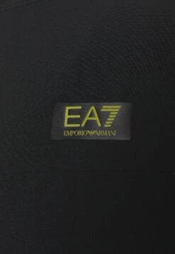 EA7 Emporio Armani Ventus TracksuitTutaGreen/Black Uomo Pantaloni Sportivi E Joggers EA742K010-M11 18 EA7 Emporio Armani Ventus TracksuitTutaGreen/Black Uomo Pantaloni Sportivi E Joggers EA742K010-M11 -Negozio Di Abbigliamento Zalando 8e91ae0f52364abbb0934b1d065e8333