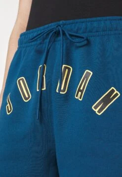 Jordan Pantaloni SportiviSky Blue Uomo Pantaloni Sportivi E Joggers JOC22F028-K11 19 Jordan Pantaloni SportiviSky Blue Uomo Pantaloni Sportivi E Joggers JOC22F028-K11 -Negozio Di Abbigliamento Zalando 8f792c4c340e4e02a8ba3b58bcf8669c