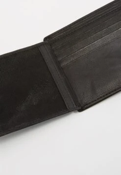 Tom Tailor Kai Horizontal WalletPortafoglioBlack Uomo Portafogli E Custodie TO252F025-Q11 10 Tom Tailor Kai Horizontal WalletPortafoglioBlack Uomo Portafogli E Custodie TO252F025-Q11 -Negozio Di Abbigliamento Zalando 9210daf1643d483bb29060dd87f7671b