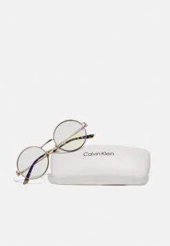 Calvin Klein Blue Light Glasses UnisexOcchiali Anti Luce BluGold-Coloured Uomo Occhiali Per Luce Blu 6CA54K014-F11 8 Calvin Klein Blue Light Glasses UnisexOcchiali Anti Luce BluGold-Coloured Uomo Occhiali Per Luce Blu 6CA54K014-F11 -Negozio Di Abbigliamento Zalando 96e32591c85c4f5e9e0c1514e9bda29d