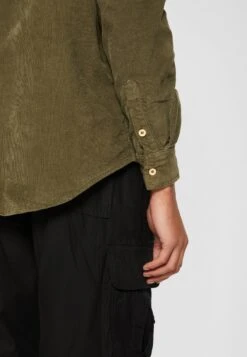 URBAN CLASSICS Corduroy Shirt - Camicia - Olive 15 URBAN CLASSICS Corduroy Shirt - Camicia - Olive -Negozio Di Abbigliamento Zalando 99f523beec4d4c3ab1cf3d3eb185aa11