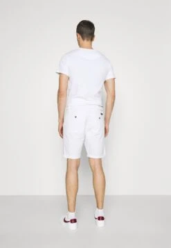 Indicode Jeans ConerShortsOffwhite Uomo Bermuda IJ022F005-A11 9 Indicode Jeans ConerShortsOffwhite Uomo Bermuda IJ022F005-A11 -Negozio Di Abbigliamento Zalando 9c711d5fc3a2422ba5fd9fc2d53f271f
