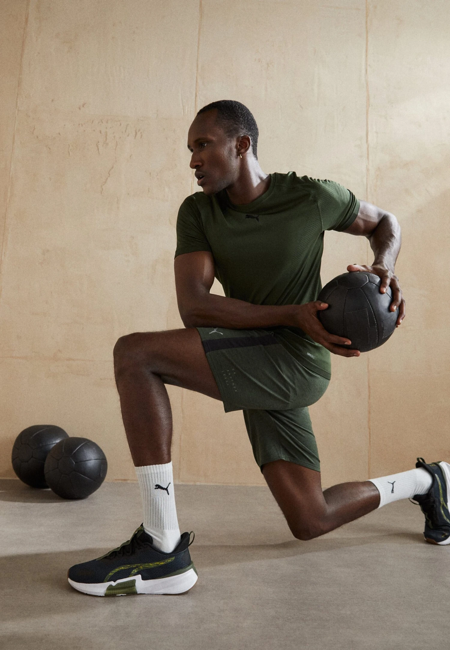 Puma Train CloudspunPantaloncini SportiviMyrtle/Black Uomo Bermuda PU142E1H1-M11 4 Puma Train CloudspunPantaloncini SportiviMyrtle/Black Uomo Bermuda PU142E1H1-M11 - immagine 2