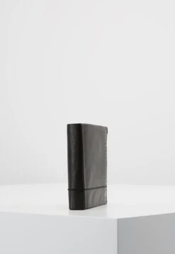 Tom Tailor Kai Horizontal WalletPortafoglioBlack Uomo Portafogli E Custodie TO252F025-Q11 12 Tom Tailor Kai Horizontal WalletPortafoglioBlack Uomo Portafogli E Custodie TO252F025-Q11 -Negozio Di Abbigliamento Zalando 9edf4eb4fe8144baaec06da182e7a9bd