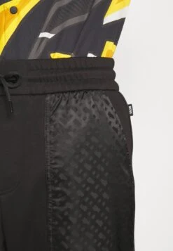 Boss Lamson ShortsBlack Uomo Bermuda BB122F0AD-Q11 -Negozio Di Abbigliamento Zalando a00f27765f5b43f7a21105fe7d557cf1