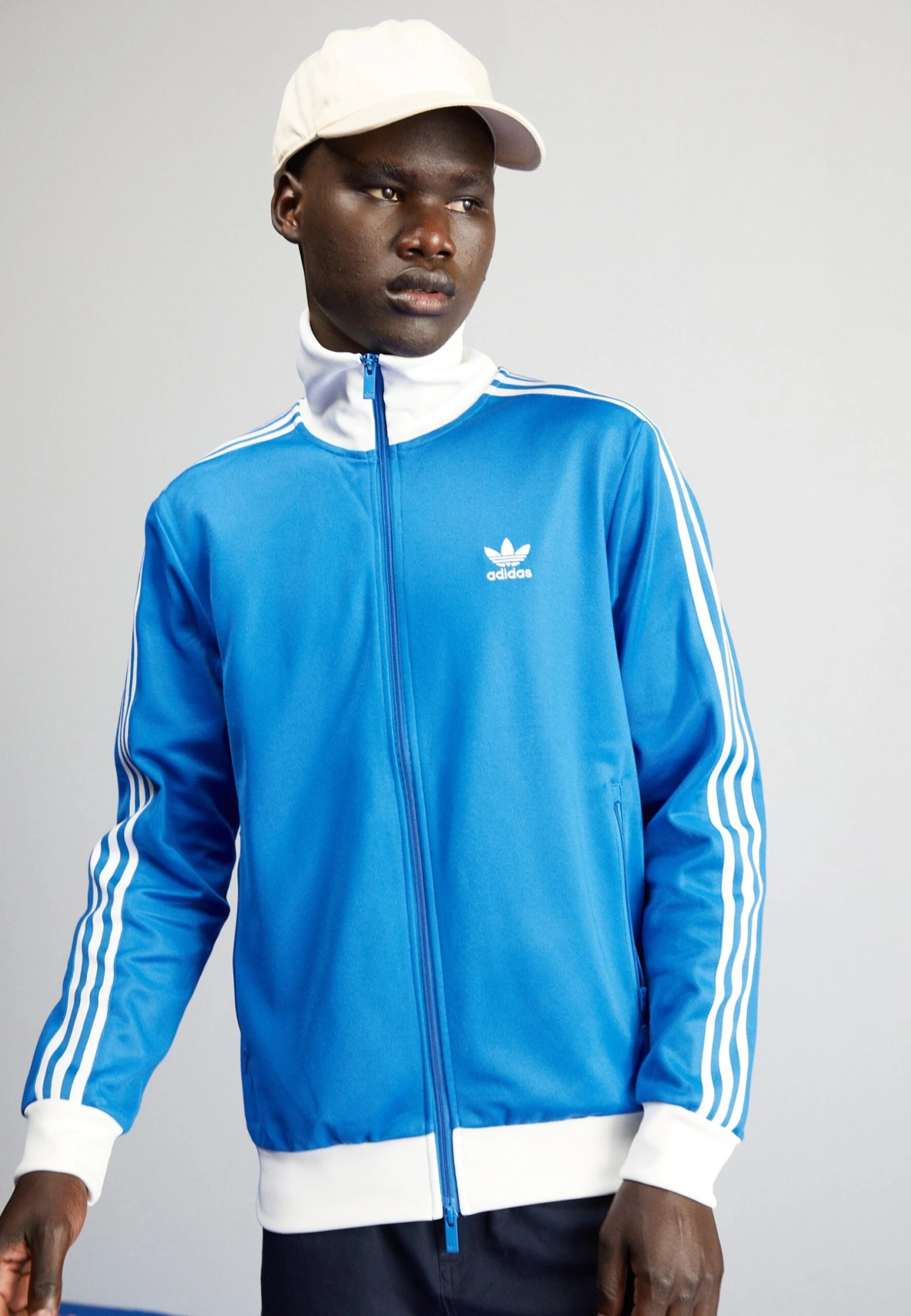 Adidas Originals Beckenbauer TtGiacca SportivaBlue Bird/White Uomo Pantaloni Sportivi E Joggers AD122T0DC-K11 6 Adidas Originals Beckenbauer TtGiacca SportivaBlue Bird/White Uomo Pantaloni Sportivi E Joggers AD122T0DC-K11 - immagine 4