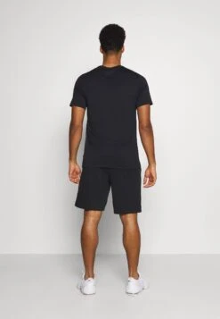 Nike Performance ShortPantaloncini SportiviBlack/White Uomo Bermuda N1242E1LR-Q11 11 Nike Performance ShortPantaloncini SportiviBlack/White Uomo Bermuda N1242E1LR-Q11 -Negozio Di Abbigliamento Zalando a37bb3e615cf48628a978f2e21c3fc94