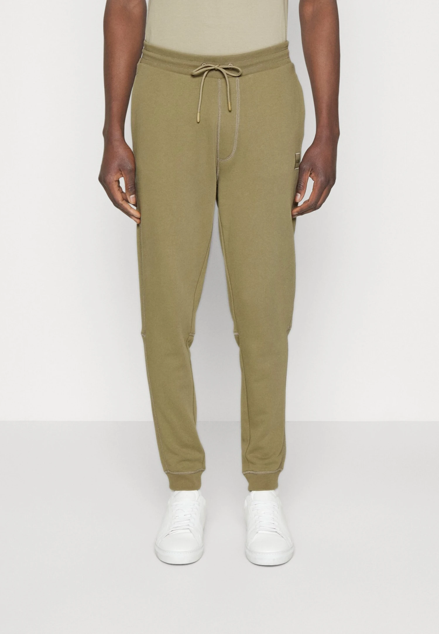 Boss SestartPantaloni SportiviLight Pastel Green Uomo Pantaloni Sportivi E Joggers BB122E0I5-E11 3 Boss SestartPantaloni SportiviLight Pastel Green Uomo Pantaloni Sportivi E Joggers BB122E0I5-E11
