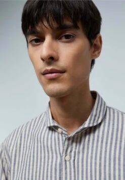 Scalpers Striped Rustic CamiciaBlue Stripes Uomo Camicie SCF22D095-K11 10 Scalpers Striped Rustic CamiciaBlue Stripes Uomo Camicie SCF22D095-K11 -Negozio Di Abbigliamento Zalando ac41387926574c1d901679d54d25fc81