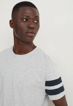 PigiamaLight Gray Melange Uomo Per La Notte C6F82M043-C11 -Negozio Di Abbigliamento Zalando b4c77a51125a4c51928466da7bfc162f