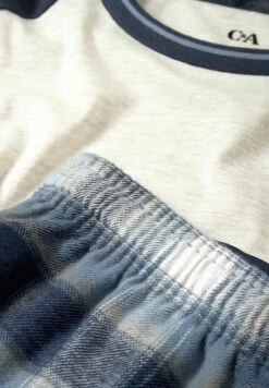 SetPigiamaDark Blue Uomo Per La Notte C6F82M04H-K11 13 SetPigiamaDark Blue Uomo Per La Notte C6F82M04H-K11 -Negozio Di Abbigliamento Zalando b56f20c737794d4eb65449459f0827b8