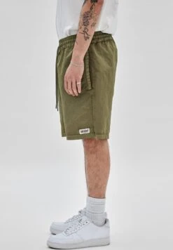 Guess Pantaloni SportiviGroen Uomo Pantaloni Sportivi E Joggers GU122F04N-M11 14 Guess Pantaloni SportiviGroen Uomo Pantaloni Sportivi E Joggers GU122F04N-M11 -Negozio Di Abbigliamento Zalando b5ff73585ca24c73bb16d552d34df9e2