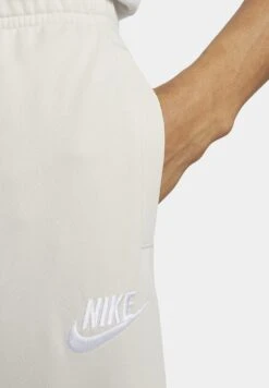 Nike Sportswear M Nk Club Pk Trk BasicTutaLight Orewood Brown White Uomo Pantaloni Sportivi E Joggers NI122T083-O11 16 Nike Sportswear M Nk Club Pk Trk BasicTutaLight Orewood Brown White Uomo Pantaloni Sportivi E Joggers NI122T083-O11 -Negozio Di Abbigliamento Zalando b742ec3eb05b43c7ba16094be7514092