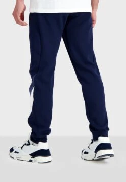 Le Coq Sportif Saison UnisexPantaloni SportiviMidnight Blue Uomo Pantaloni Sportivi E Joggers LE122E02F-K11 16 Le Coq Sportif Saison UnisexPantaloni SportiviMidnight Blue Uomo Pantaloni Sportivi E Joggers LE122E02F-K11 -Negozio Di Abbigliamento Zalando b89fe8d5712d4d1fb1dc90e6ca7be9a4
