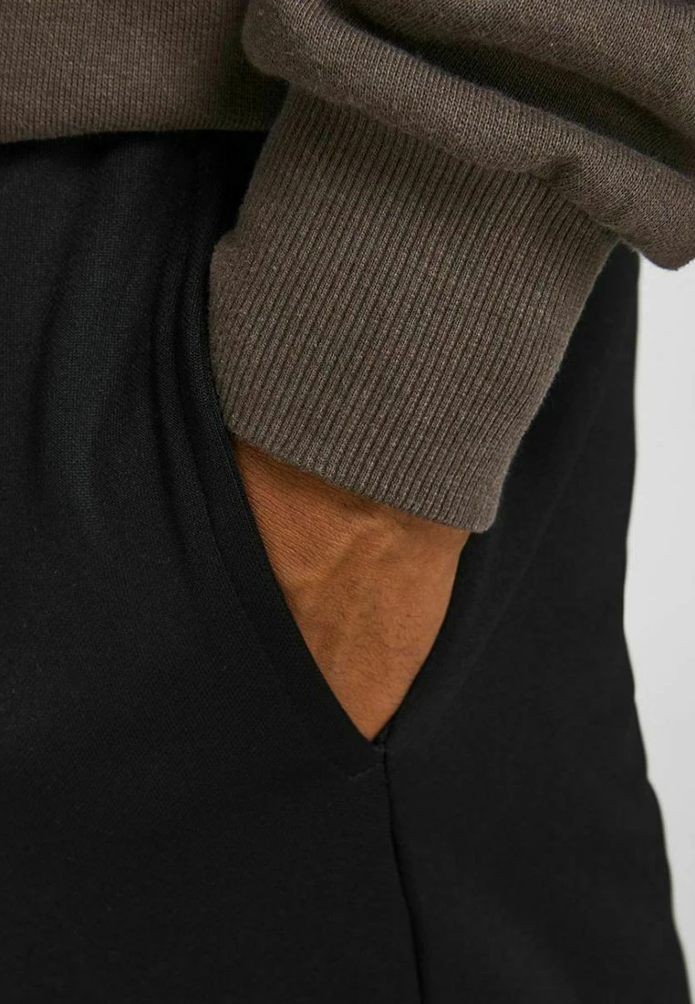 Jack & Jones Jjibill JjpetePantaloni SportiviBlack Uomo Pantaloni Sportivi E Joggers JA222E0VG-Q11 7 Jack & Jones Jjibill JjpetePantaloni SportiviBlack Uomo Pantaloni Sportivi E Joggers JA222E0VG-Q11 - immagine 5