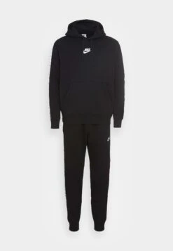 Nike Sportswear Club SuitTutaBlack/White Uomo Pantaloni Sportivi E Joggers NI122T089-Q11 10 Nike Sportswear Club SuitTutaBlack/White Uomo Pantaloni Sportivi E Joggers NI122T089-Q11 -Negozio Di Abbigliamento Zalando bc246db846cc407aaf440007411e71d0