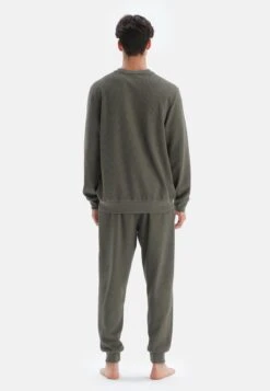 ConnectPantaloni SportiviKhaki Uomo Pantaloni Sportivi E Joggers D6D22E011-N11 9 ConnectPantaloni SportiviKhaki Uomo Pantaloni Sportivi E Joggers D6D22E011-N11 -Negozio Di Abbigliamento Zalando bc438e1f4ab041b793c93aacedb76abe