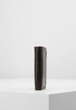 Strellson PortafoglioDark Brown Uomo Portafogli E Custodie S4352F00A-O11 13 Strellson PortafoglioDark Brown Uomo Portafogli E Custodie S4352F00A-O11 -Negozio Di Abbigliamento Zalando c35d2fb29d464c96b22ee32838e09d8f