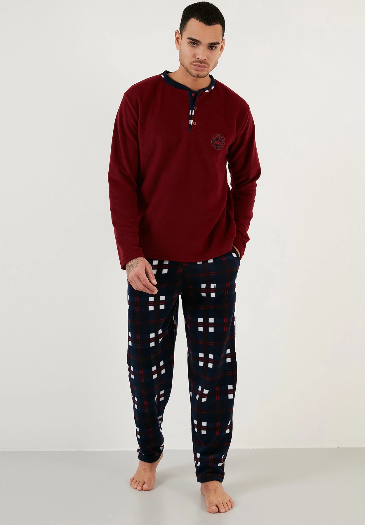 Set Regular FitPigiamaBordeaux Uomo Per La Notte BUS82M000-G11 5 Set Regular FitPigiamaBordeaux Uomo Per La Notte BUS82M000-G11 - immagine 3