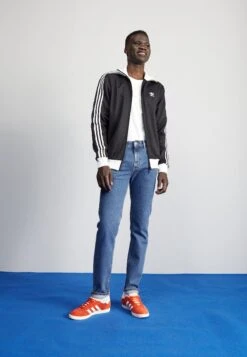 Adidas Originals Beckenbauer TtGiacca SportivaBlack/White Uomo Pantaloni Sportivi E Joggers AD122T0DC-Q11 14 Adidas Originals Beckenbauer TtGiacca SportivaBlack/White Uomo Pantaloni Sportivi E Joggers AD122T0DC-Q11 -Negozio Di Abbigliamento Zalando c979054b771642d891ae25ec03cae373