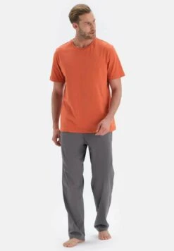 Sacred Sun SetPigiamaOrange Uomo Per La Notte D6D82M046-H11 12 Sacred Sun SetPigiamaOrange Uomo Per La Notte D6D82M046-H11 -Negozio Di Abbigliamento Zalando cb7d321adaed4b3ca8a9a4050d4bb18a