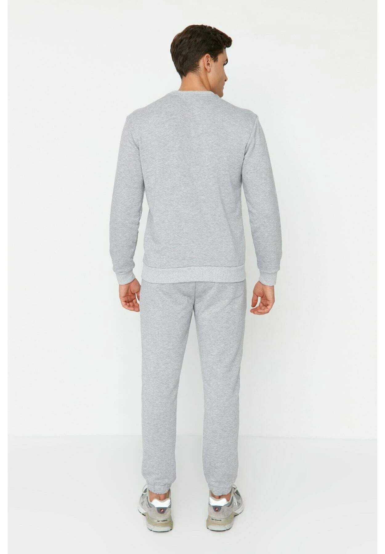 Trendyol Set TutaGrey Uomo Pantaloni Sportivi E Joggers TRU22S07E-C11 6 Trendyol Set TutaGrey Uomo Pantaloni Sportivi E Joggers TRU22S07E-C11 - immagine 4