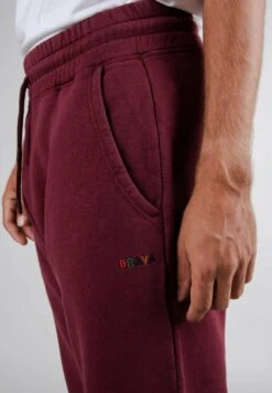Brava Fabrics CopperPantaloni SportiviBordeaux Uomo Pantaloni Sportivi E Joggers B1T22E011-G11 8 Brava Fabrics CopperPantaloni SportiviBordeaux Uomo Pantaloni Sportivi E Joggers B1T22E011-G11 -Negozio Di Abbigliamento Zalando cd672f7291a04e5f8c3f391d603d7f1a