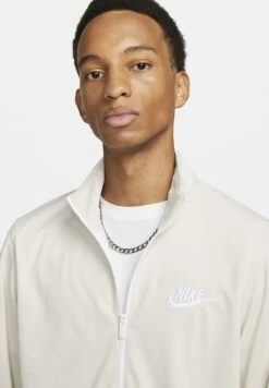 Nike Sportswear M Nk Club Pk Trk BasicTutaLight Orewood Brown White Uomo Pantaloni Sportivi E Joggers NI122T083-O11 14 Nike Sportswear M Nk Club Pk Trk BasicTutaLight Orewood Brown White Uomo Pantaloni Sportivi E Joggers NI122T083-O11 -Negozio Di Abbigliamento Zalando cf697680a6204a3b9851030aca961093