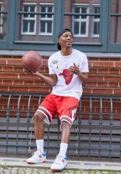 Mitchell & Ness Nba Chicago Bulls Swingman ShortPantaloncini SportiviRed Uomo Bermuda MN842E00K-G12 -Negozio Di Abbigliamento Zalando d048d351e00543f281980d83bc217620