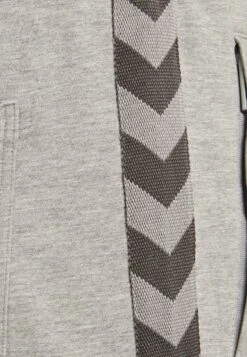 Hummel Pantaloni SportiviGrey Melange Uomo Pantaloni Sportivi E Joggers HU342E04Z-C11 11 Hummel Pantaloni SportiviGrey Melange Uomo Pantaloni Sportivi E Joggers HU342E04Z-C11 -Negozio Di Abbigliamento Zalando d383497f4088453bbfb63187d4a3865e