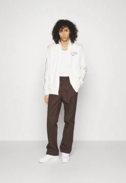 Nike Sportswear TrendGiacca SportivaSail Uomo Pantaloni Sportivi E Joggers NI122T0B2-A11 14 Nike Sportswear TrendGiacca SportivaSail Uomo Pantaloni Sportivi E Joggers NI122T0B2-A11 -Negozio Di Abbigliamento Zalando ddd7bf04b78d46aea3f185f0557deef7