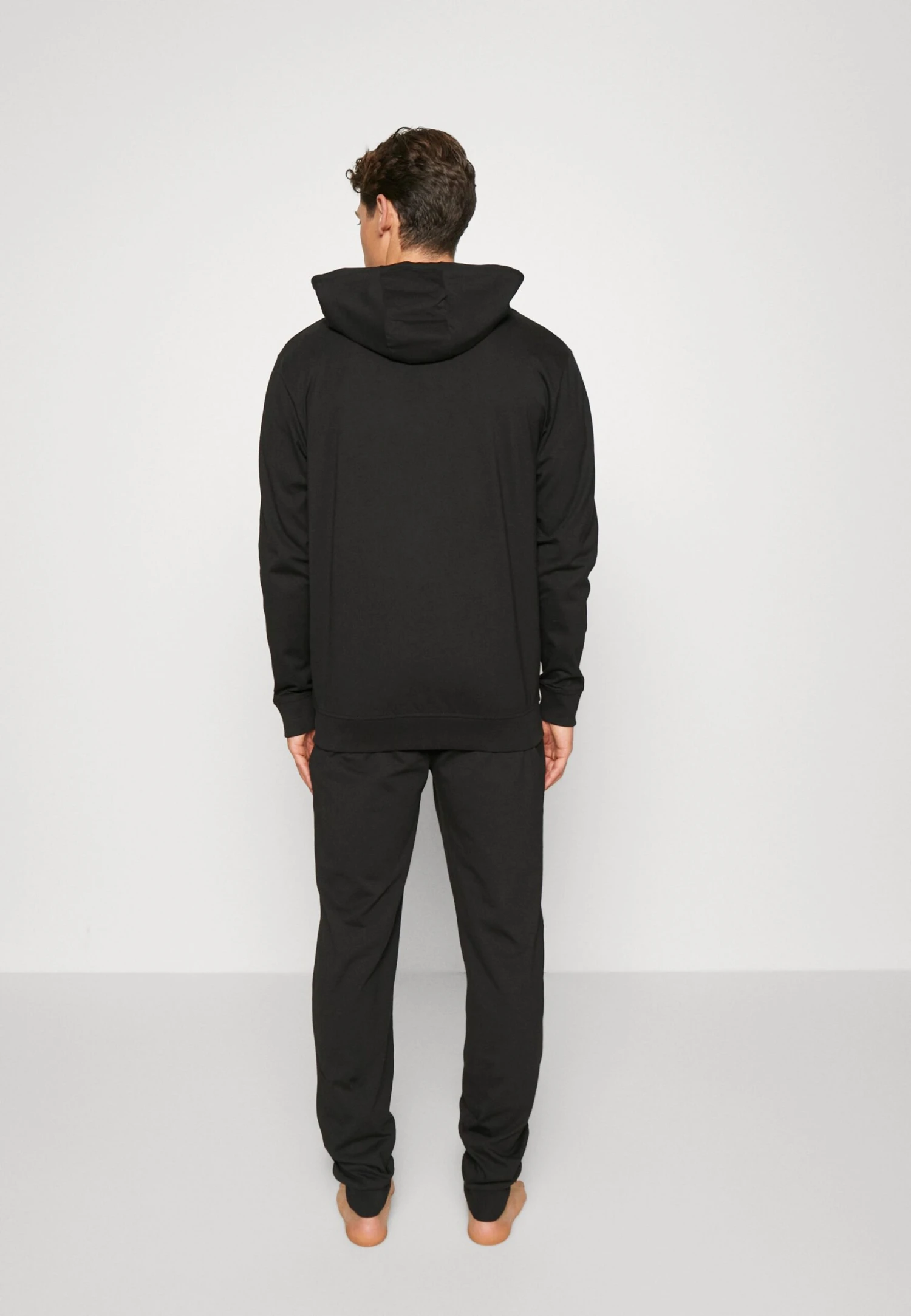 Ellesse BeviloPigiamaBlack Uomo Per La Notte EL982M00I-Q11 5 Ellesse BeviloPigiamaBlack Uomo Per La Notte EL982M00I-Q11 - immagine 3