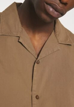 Boxed Fit Short Sleeve ShirtCamiciaCub Uomo Camicie KN222D04T-O11 -Negozio Di Abbigliamento Zalando e4f0f8f4296f4e0796baf630baccf287