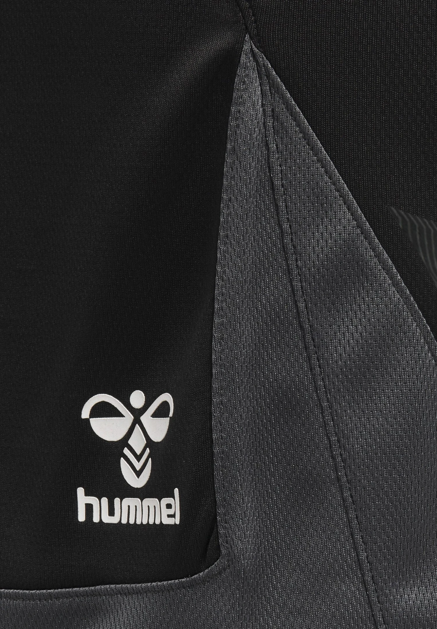 Hummel PolyPantaloncini SportiviBlack Uomo Bermuda HU342E056-Q11 7 Hummel PolyPantaloncini SportiviBlack Uomo Bermuda HU342E056-Q11 - immagine 5