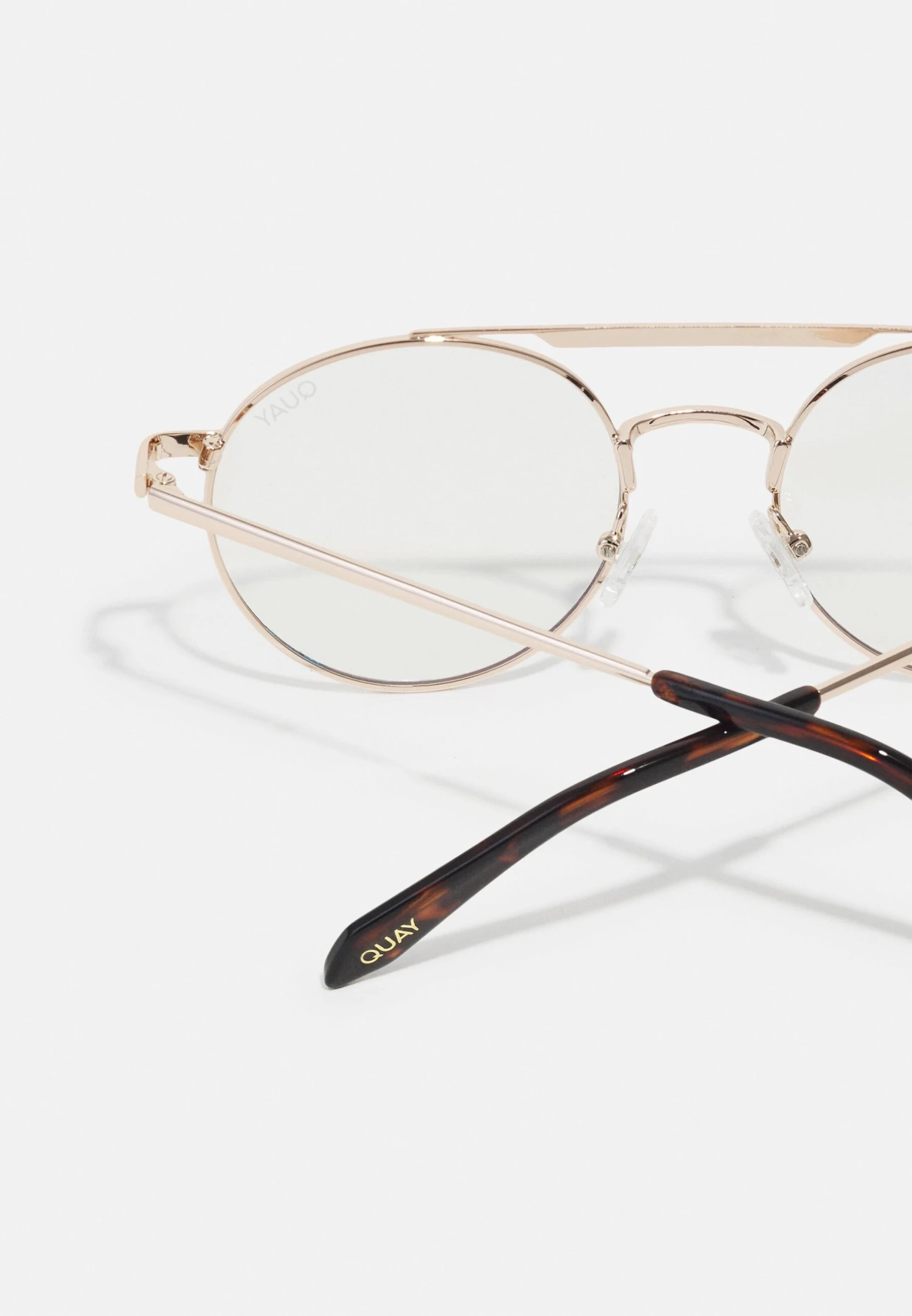 QUAY AUSTRALIA UnisexOcchiali Anti Luce BluGold-Coloured/Clear Uomo Occhiali Per Luce Blu Q0154K01X-F11 5 QUAY AUSTRALIA UnisexOcchiali Anti Luce BluGold-Coloured/Clear Uomo Occhiali Per Luce Blu Q0154K01X-F11 - immagine 3