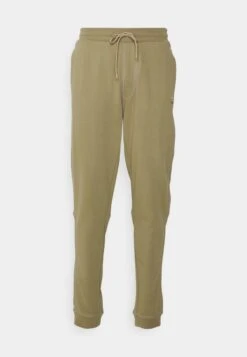 Boss SestartPantaloni SportiviLight Pastel Green Uomo Pantaloni Sportivi E Joggers BB122E0I5-E11 10 Boss SestartPantaloni SportiviLight Pastel Green Uomo Pantaloni Sportivi E Joggers BB122E0I5-E11 -Negozio Di Abbigliamento Zalando eecc83db2e7242e6a9e27fc8cb01c5cf