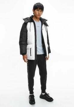 Calvin Klein Jeans Pantaloni SportiviCk Black Uomo Pantaloni Sportivi E Joggers C1822E038-Q11