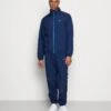 Nike Sportswear Suit Basic SetTutaMidnight Navy Uomo Pantaloni Sportivi E Joggers NI122T082-K11 2 Nike Sportswear Suit Basic SetTutaMidnight Navy Uomo Pantaloni Sportivi E Joggers NI122T082-K11 -Negozio Di Abbigliamento Zalando f3a63bdc8b3e4ce2ab6d83731cbff770