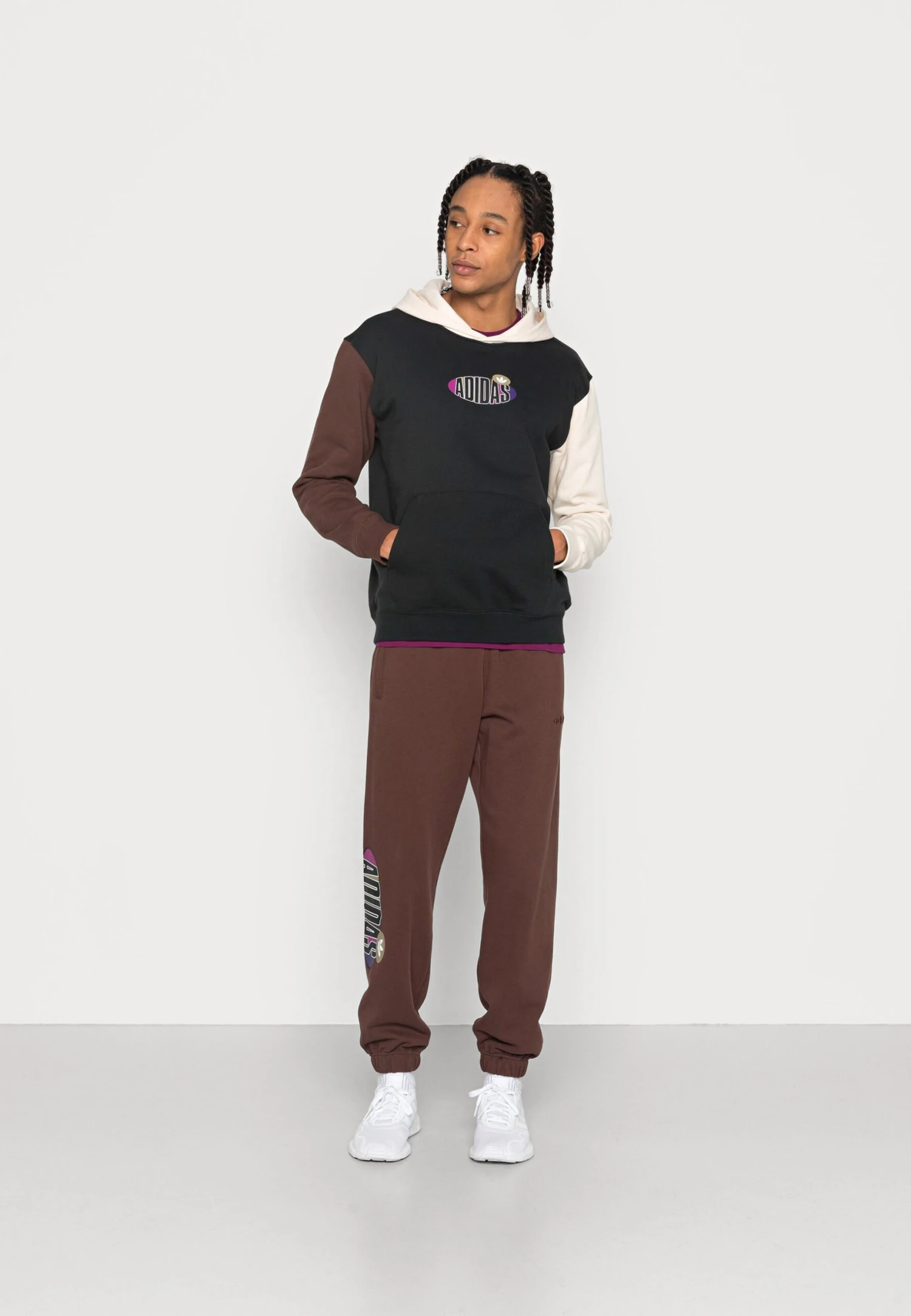 Adidas Originals PantPantaloni SportiviAuburn Uomo Pantaloni Sportivi E Joggers AD122E0BK-O11 4 Adidas Originals PantPantaloni SportiviAuburn Uomo Pantaloni Sportivi E Joggers AD122E0BK-O11 - immagine 2