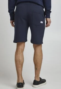 Solid SdrurikPantaloni SportiviInsignia Blue Uomo Bermuda SO422F06B-K11 10 Solid SdrurikPantaloni SportiviInsignia Blue Uomo Bermuda SO422F06B-K11 -Negozio Di Abbigliamento Zalando f6b3bd4cb41d435abb1788819097d6da