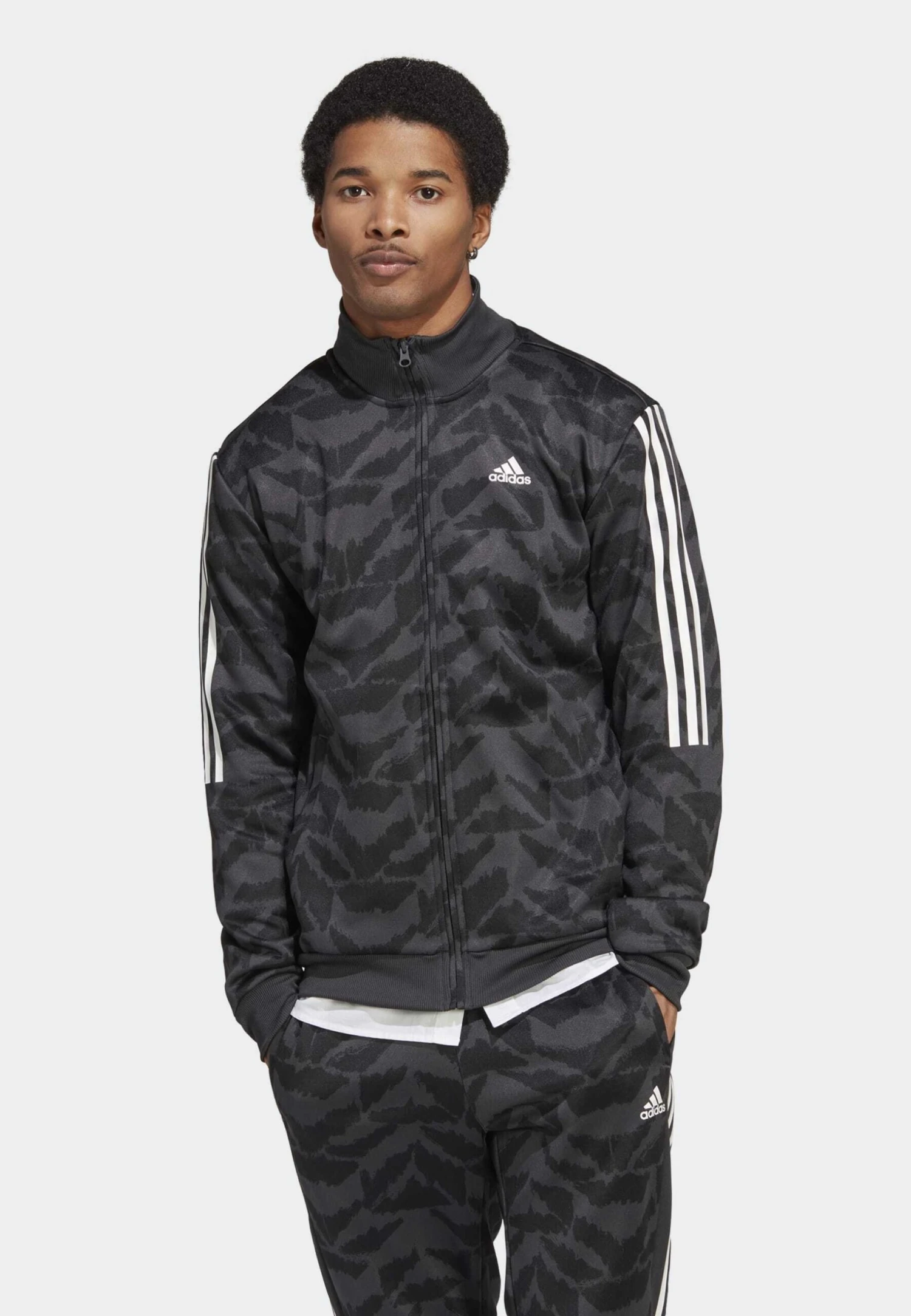 Adidas Sportswear TiroGiacca SportivaCarbon Uomo Pantaloni Sportivi E Joggers ADQ22T005-C11 3 Adidas Sportswear TiroGiacca SportivaCarbon Uomo Pantaloni Sportivi E Joggers ADQ22T005-C11