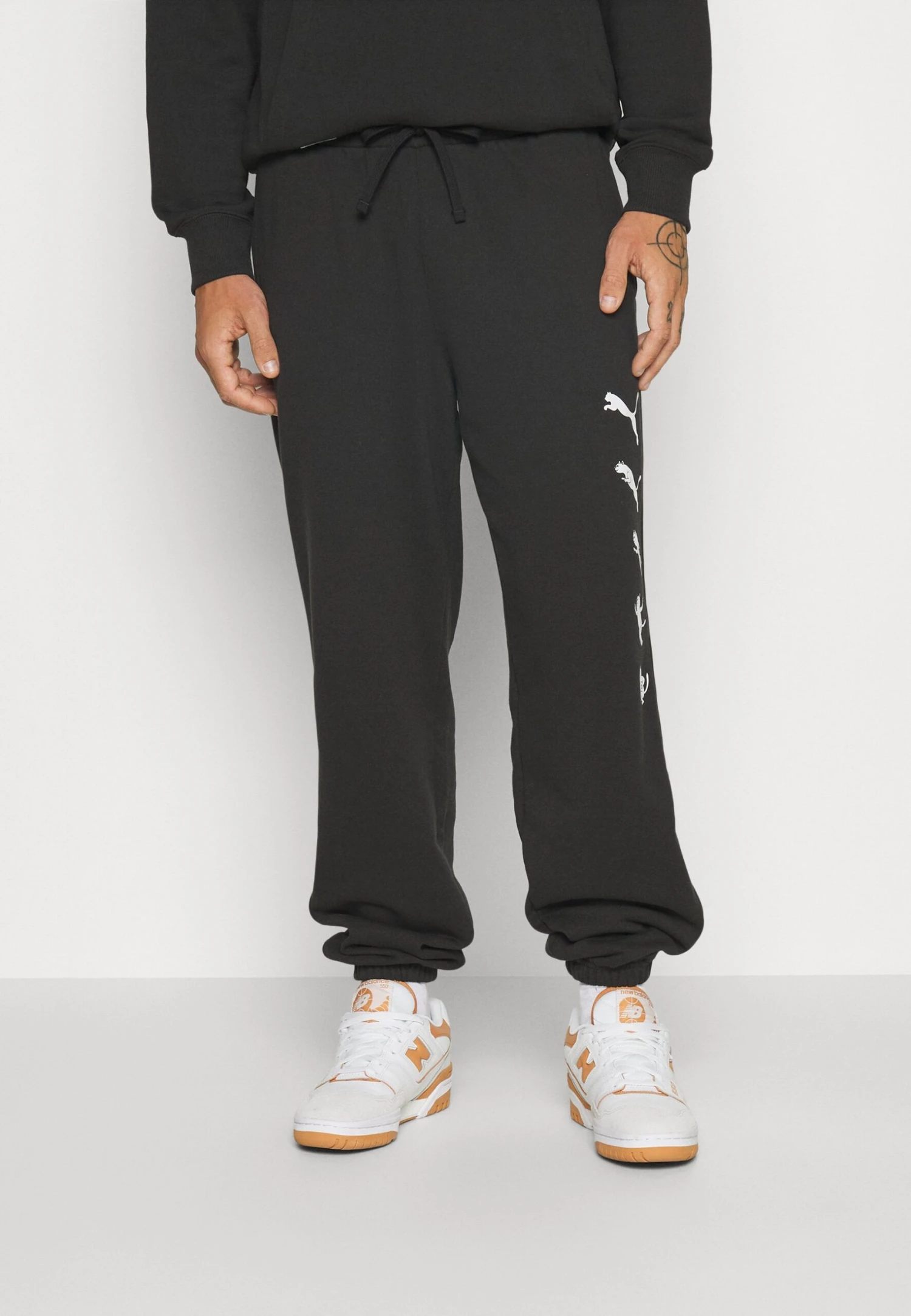Puma RipndipPantaloni SportiviBlack Uomo Pantaloni Sportivi E Joggers PU122E0DA-Q11 5 Puma RipndipPantaloni SportiviBlack Uomo Pantaloni Sportivi E Joggers PU122E0DA-Q11 - immagine 3